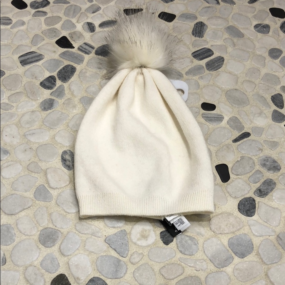 NWT Aldo Pom Pom Beanie